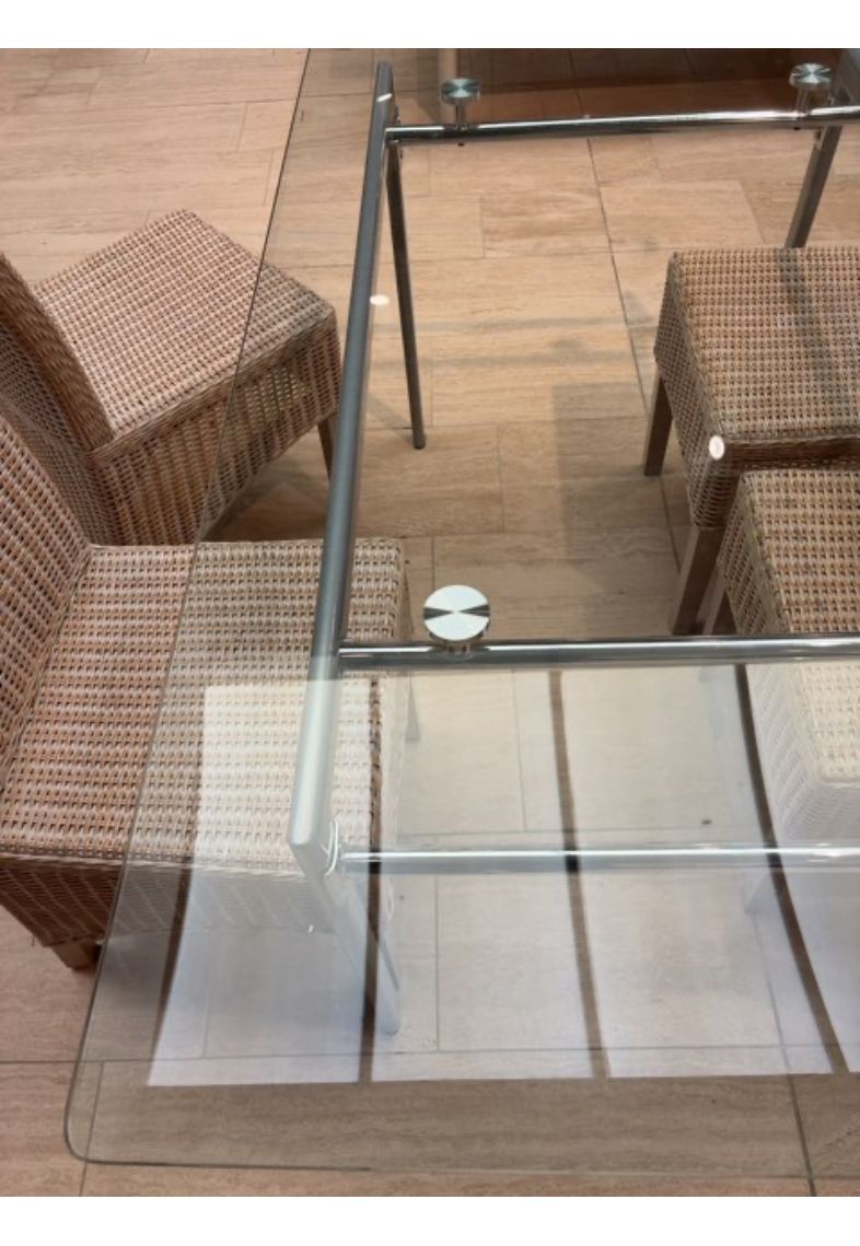 Glas spisebord